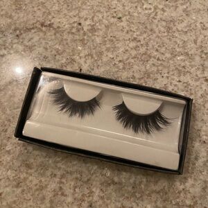 HUDA Beauty False lashes